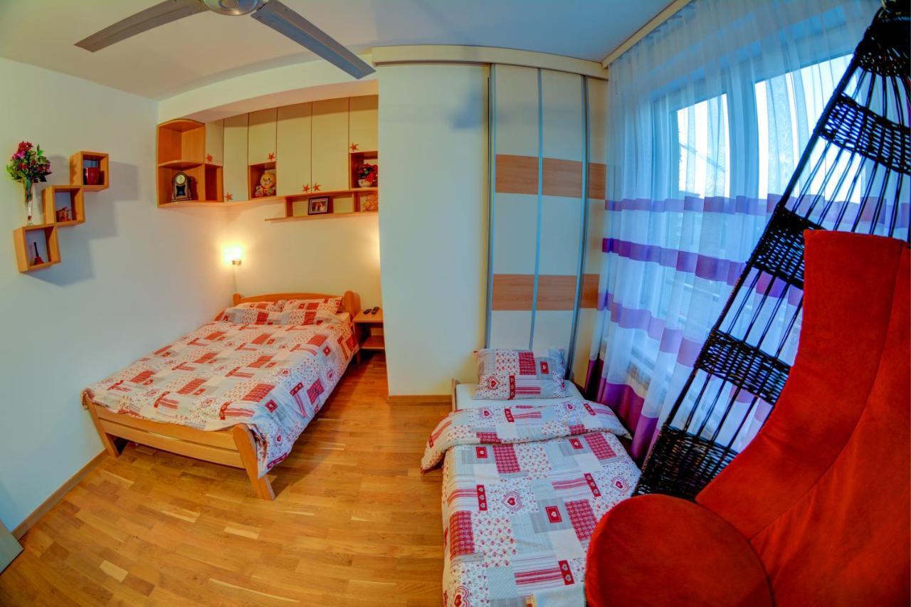 Rooms And Apartments S Belgrad Exterior foto