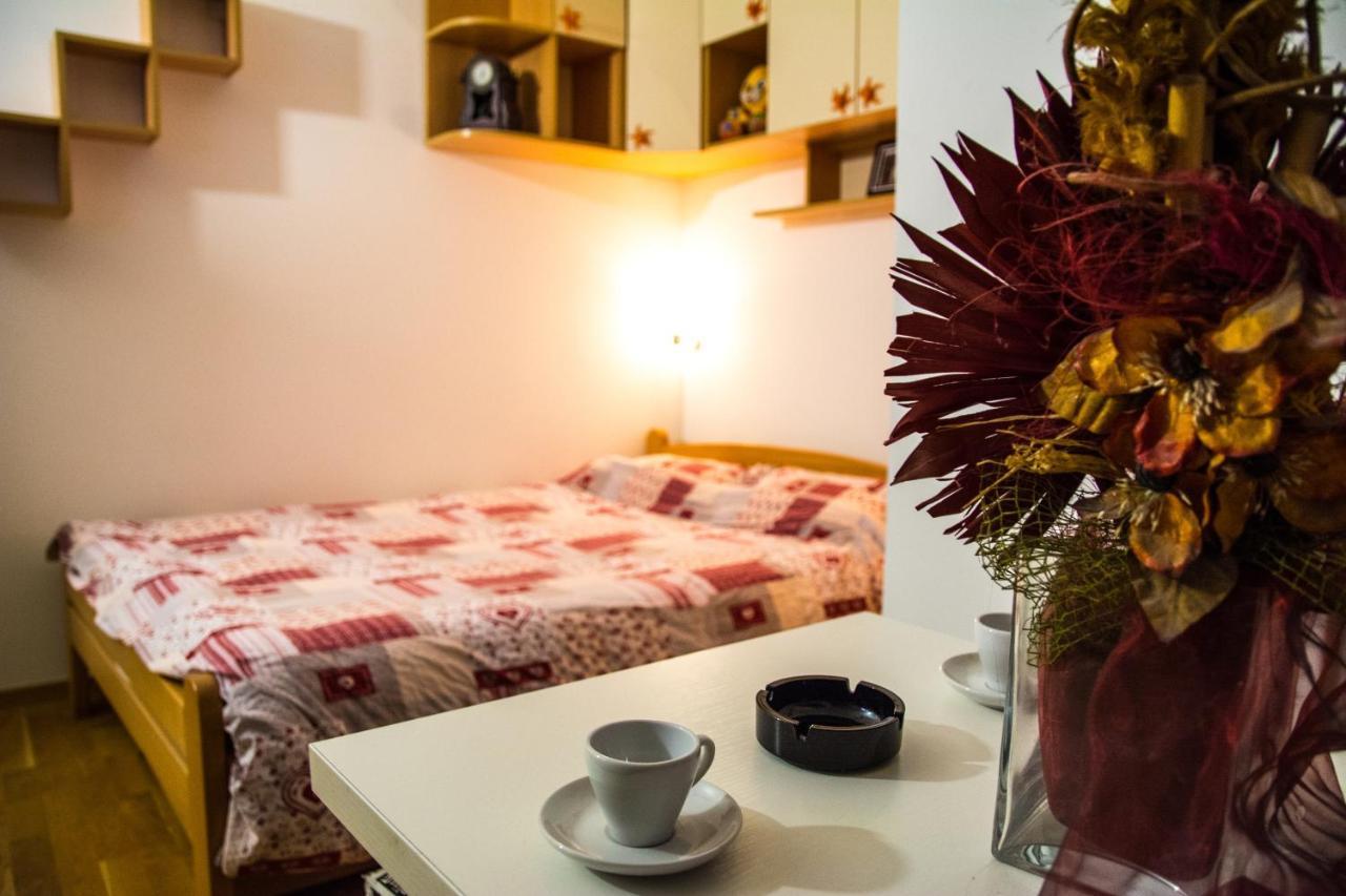 Rooms And Apartments S Belgrad Exterior foto